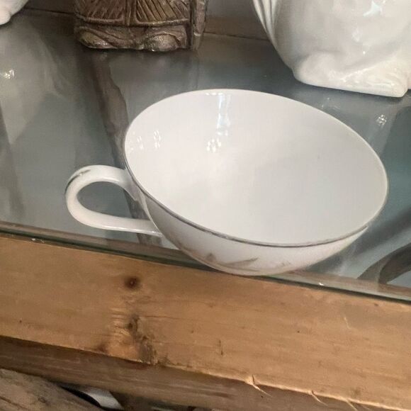 At Regis vintage Fine China set of 3 Elegant White Teacups with Silver Trim - Picture 8 of 9